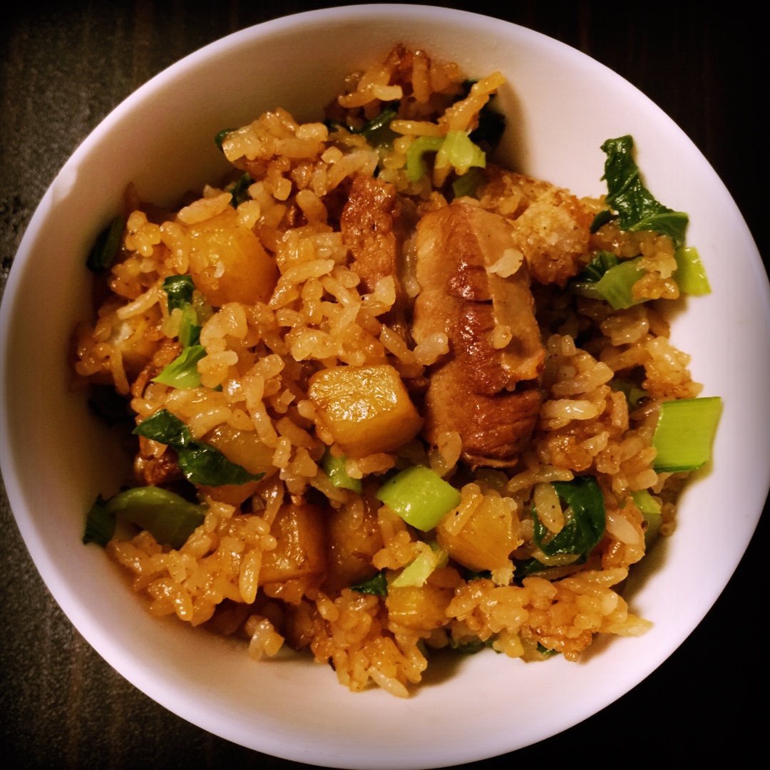 喷香排骨焖饭（爆好吃）