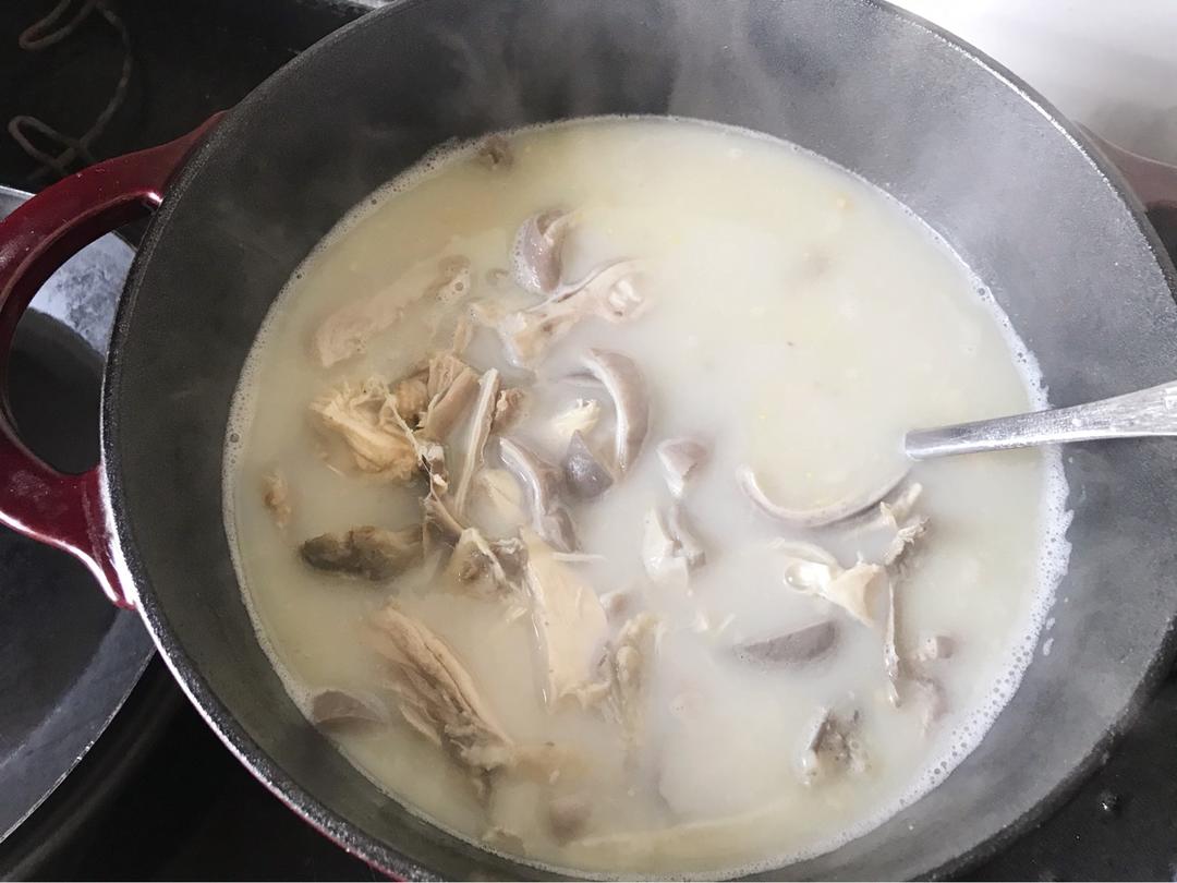 【猪肚鸡火锅】