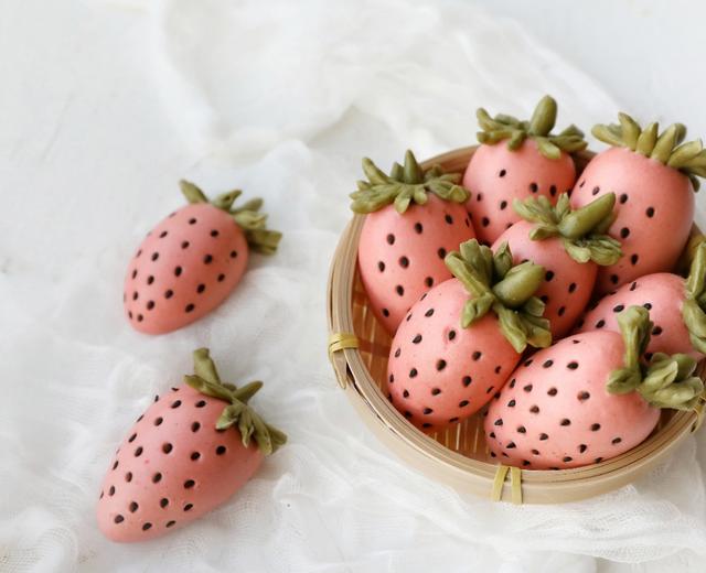 可爱到爆表的草莓馒头的做法