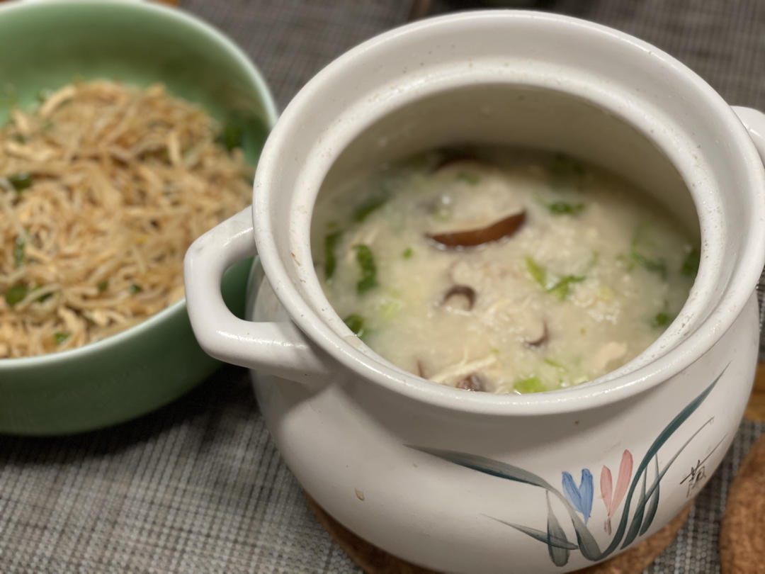 生滚香菇鸡肉粥