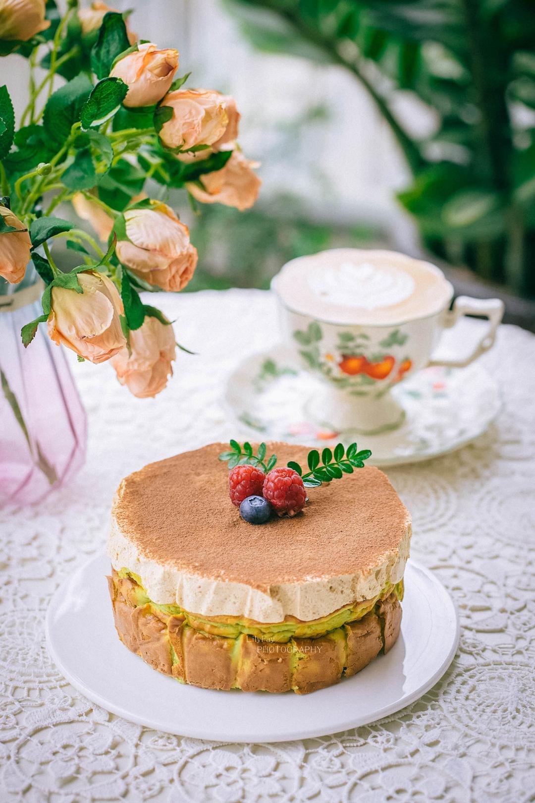 提拉米苏开心果巴斯克蛋糕，你要先吃哪口 B120