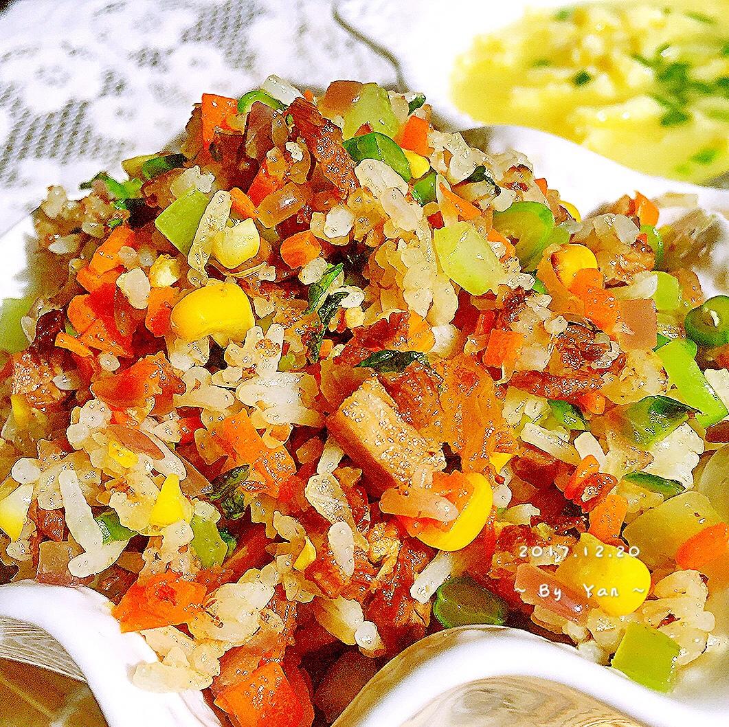 五彩蛋炒饭