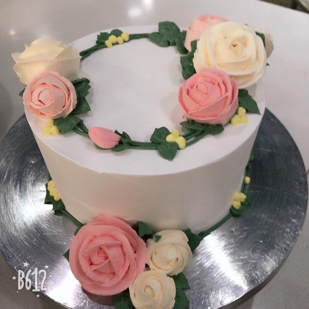 淡奶油裱花蛋糕
