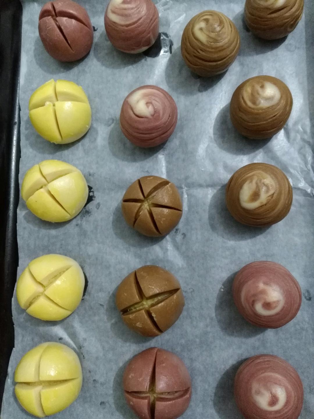 蛋黄酥~紫薯、抹茶、原味~花好月圆，中秋快乐~内附一次做六色蛋黄酥方法~