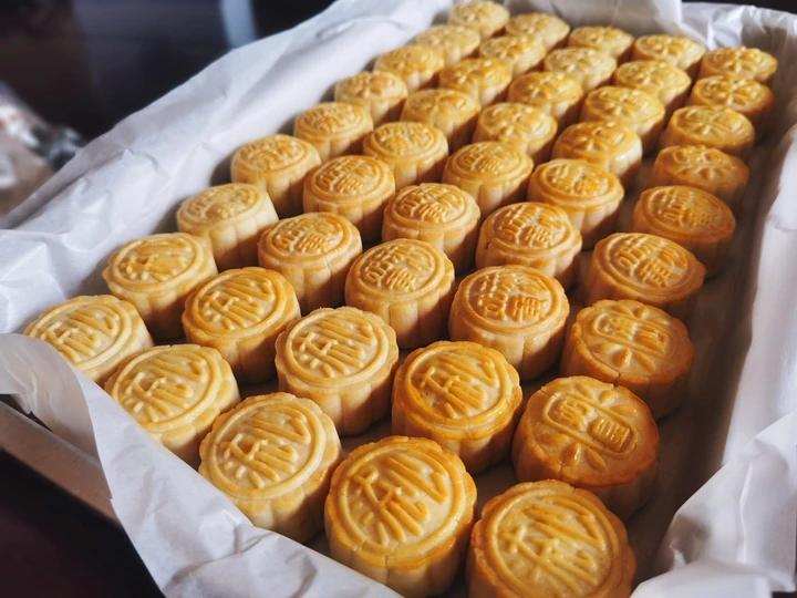 超详细图解版--流心奶黄月饼