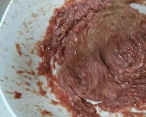 香嫩多汁的胡萝卜牛肉包子 水煎包的做法 步骤2