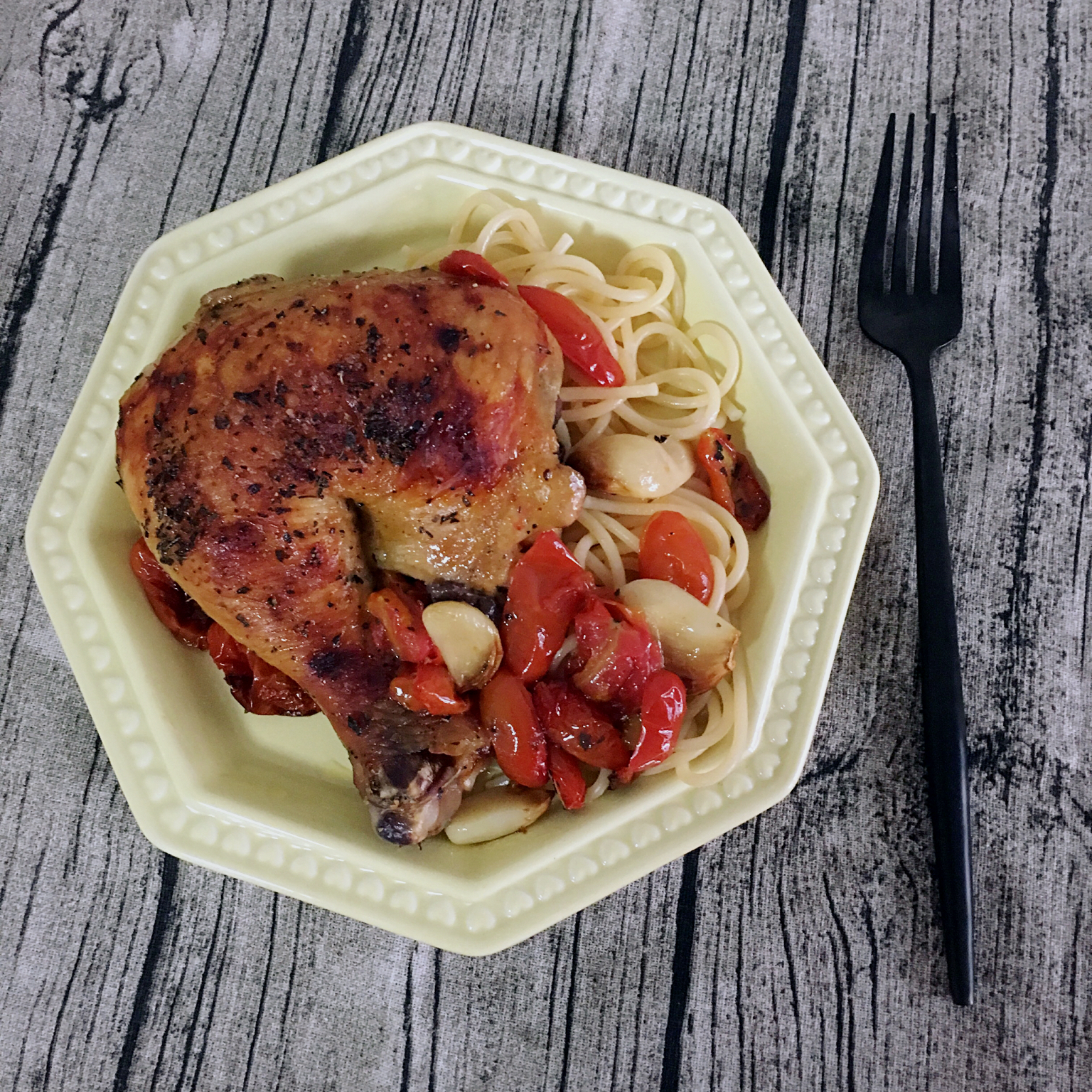 番茄大蒜香草烤鸡腿（庄祖宜）