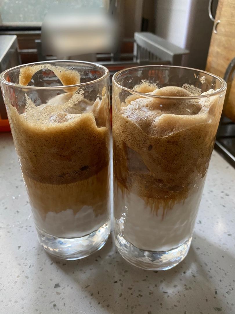 400次咖啡，网红手打咖啡，风靡全网的Dalgona Coffee☕️超详细步骤在家就可以复刻【内附速成法】