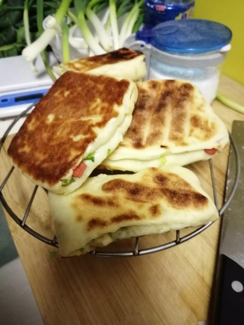 葱花 香肠发面饼
