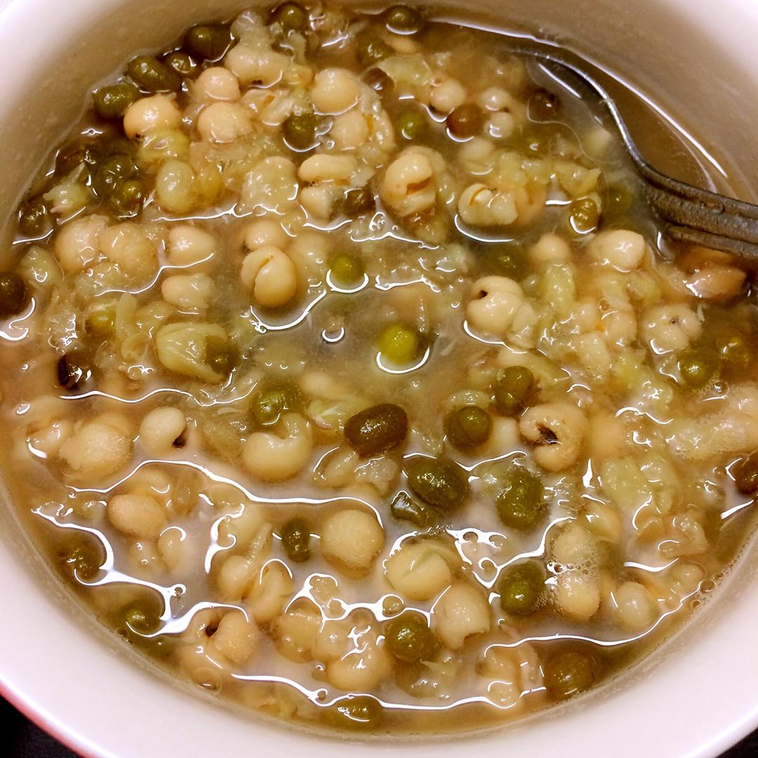 绿豆薏仁汤
