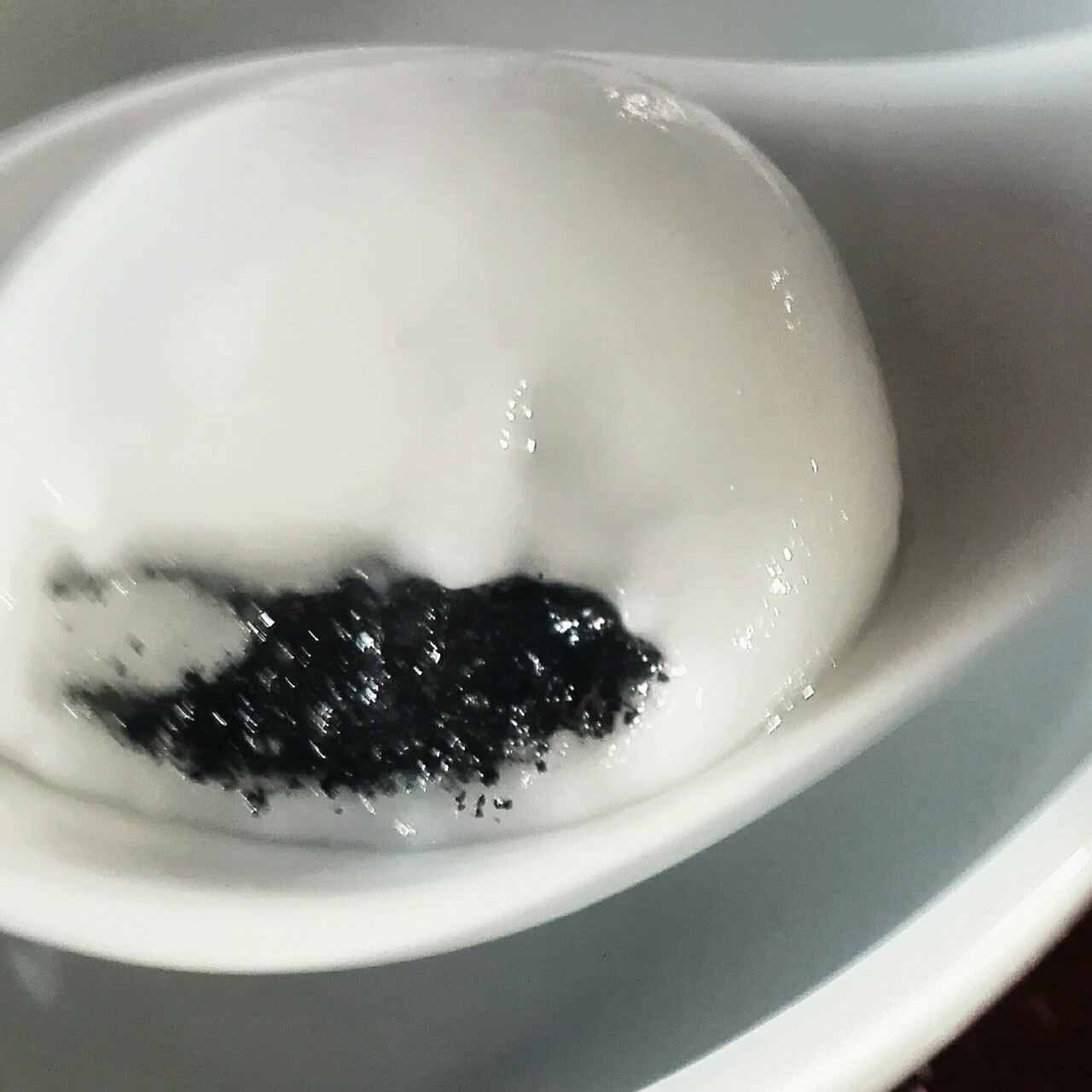 花生黑芝麻汤圆