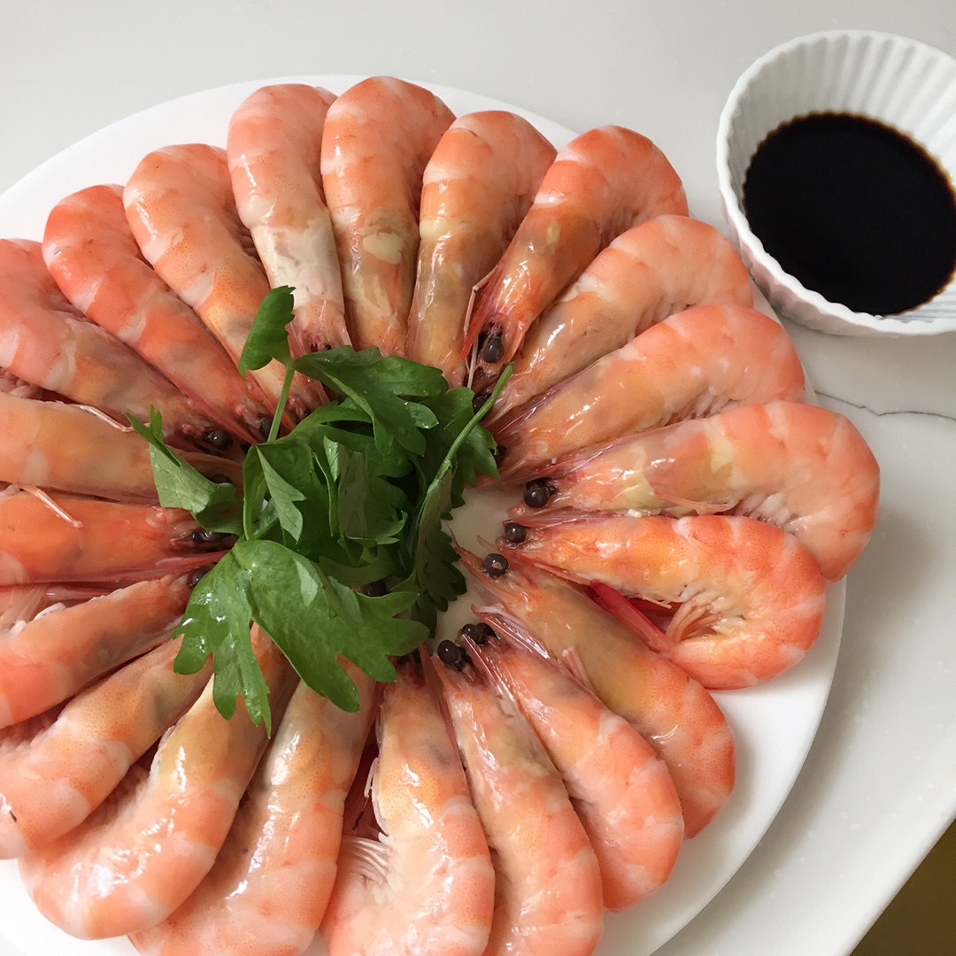 王一一妈妈做的鲜美白灼虾