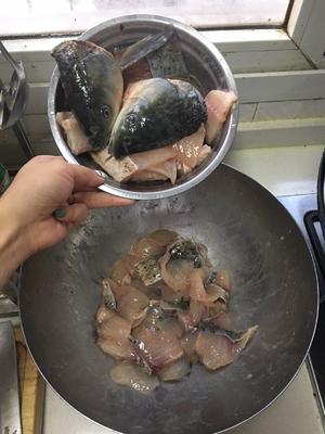酸菜鱼的做法 步骤1