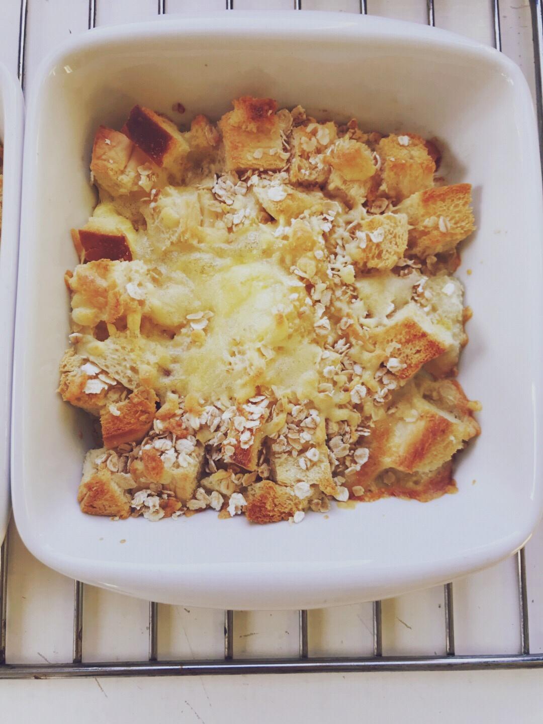 燕麦牛奶吐司丁（消灭剩吐司）的做法