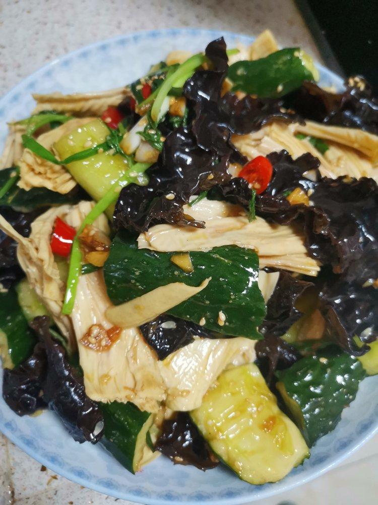 凉拌（腐竹木耳黄瓜）