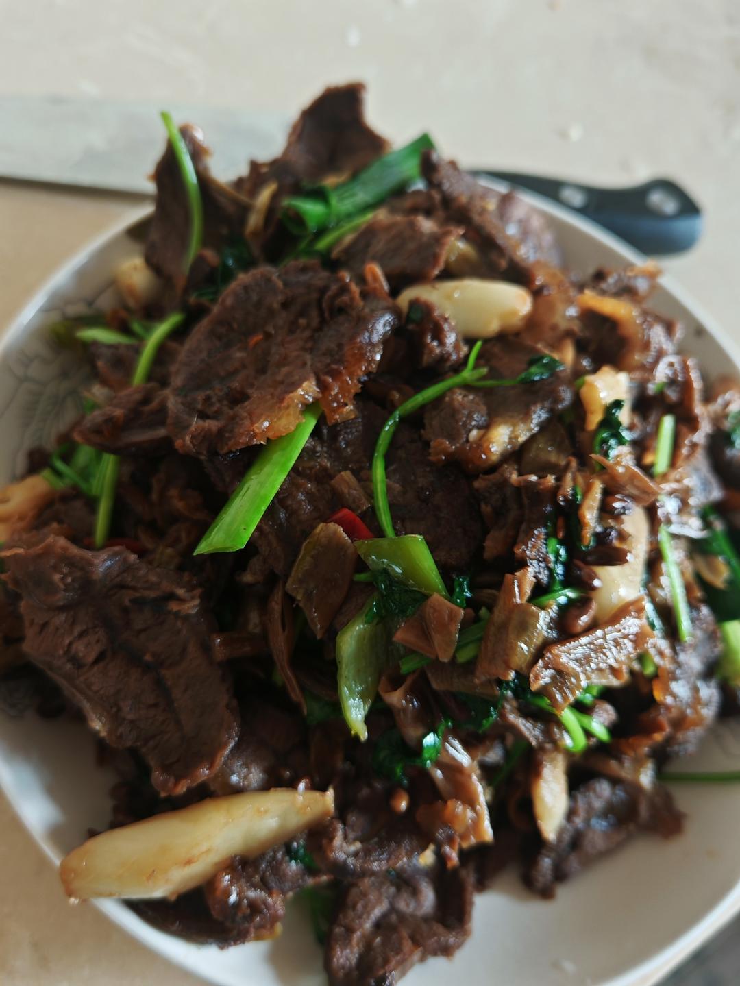 青椒小炒卤牛肉