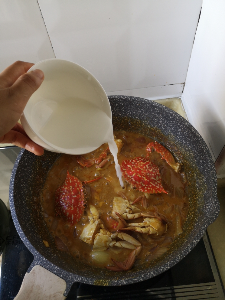 不用椰浆也能完美复制的减脂版咖喱蟹！的做法 步骤7