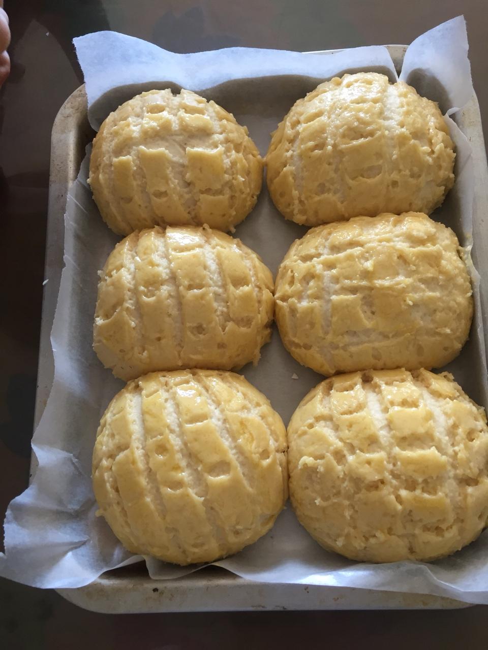 好吃到炸裂的港式菠萝包（附带制作酥皮的小视频）