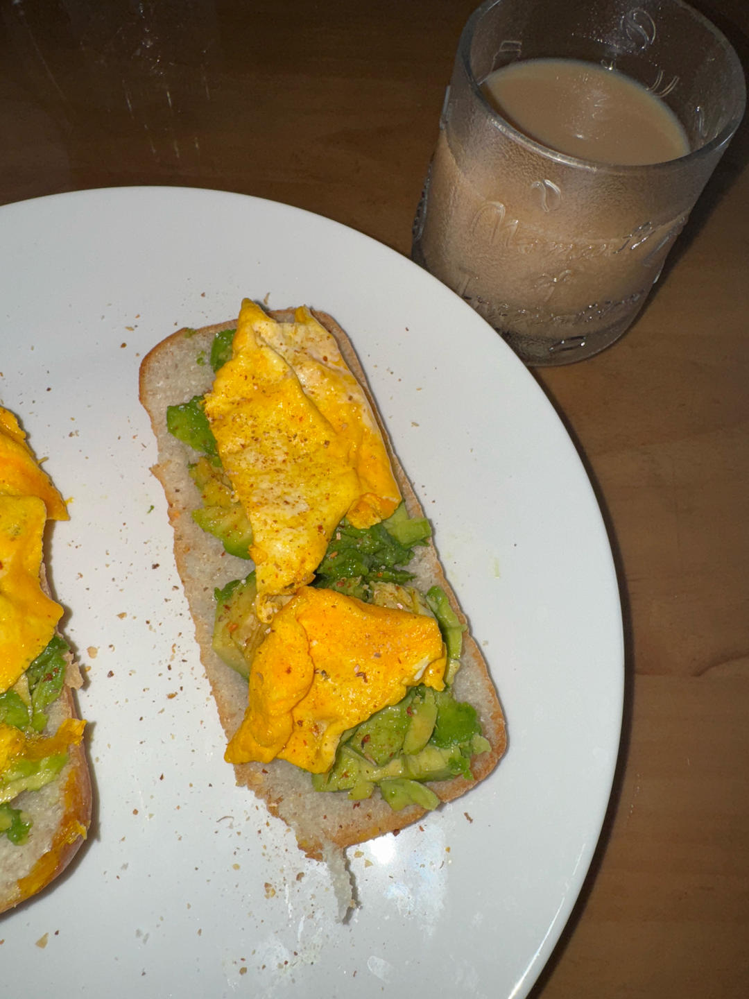 牛油果滑蛋恰巴塔的做法