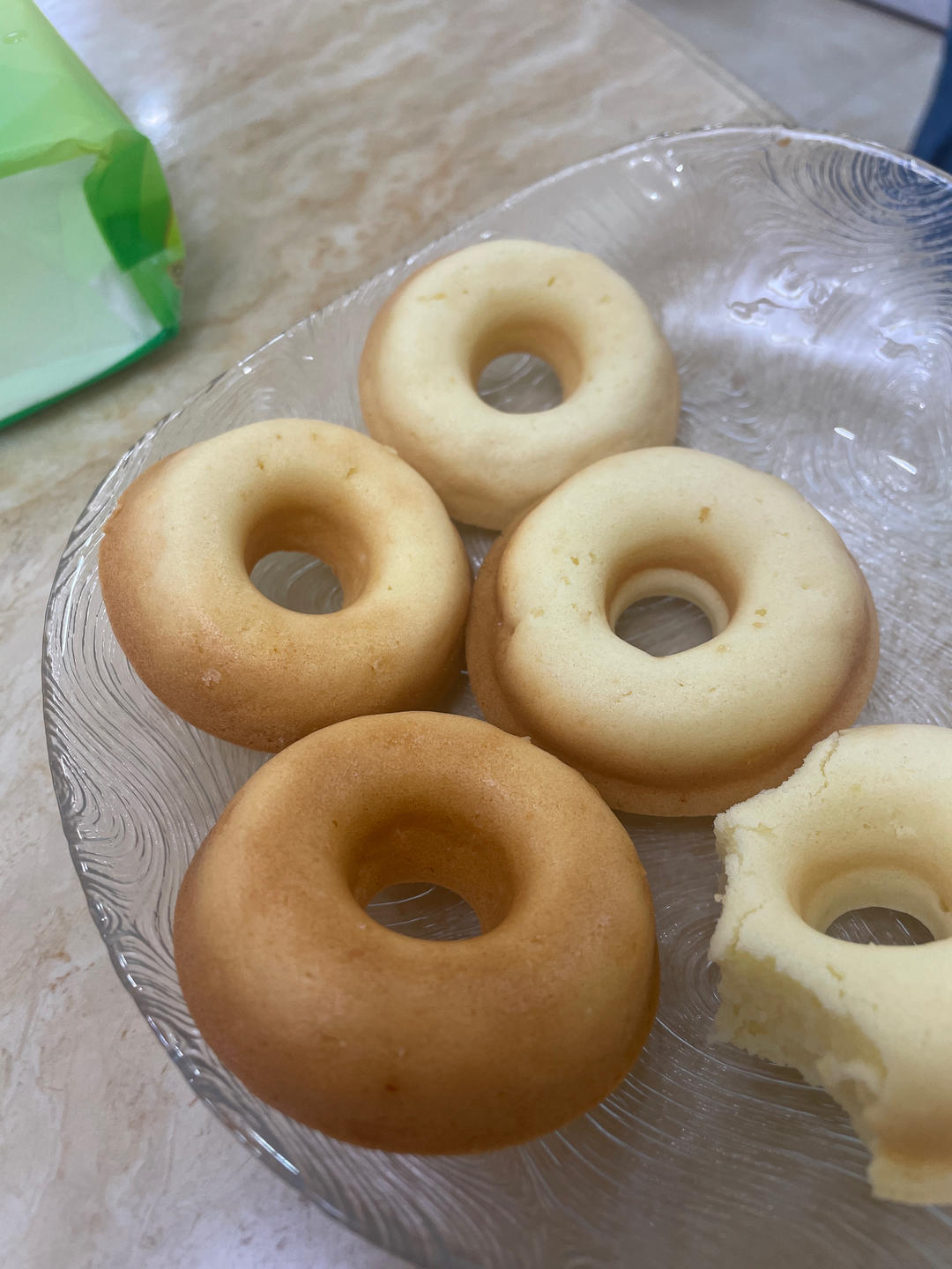 戚风甜甜圈蛋糕