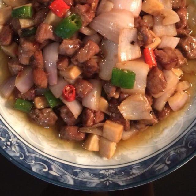 黑椒牛肉粒的做法