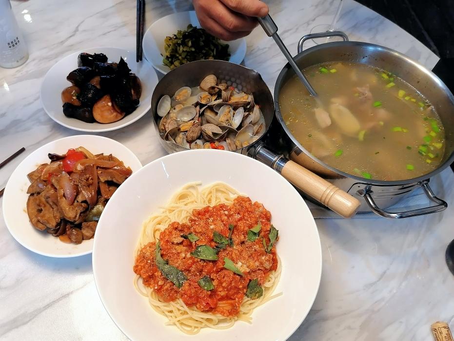 罗勒番茄肉酱意面的做法