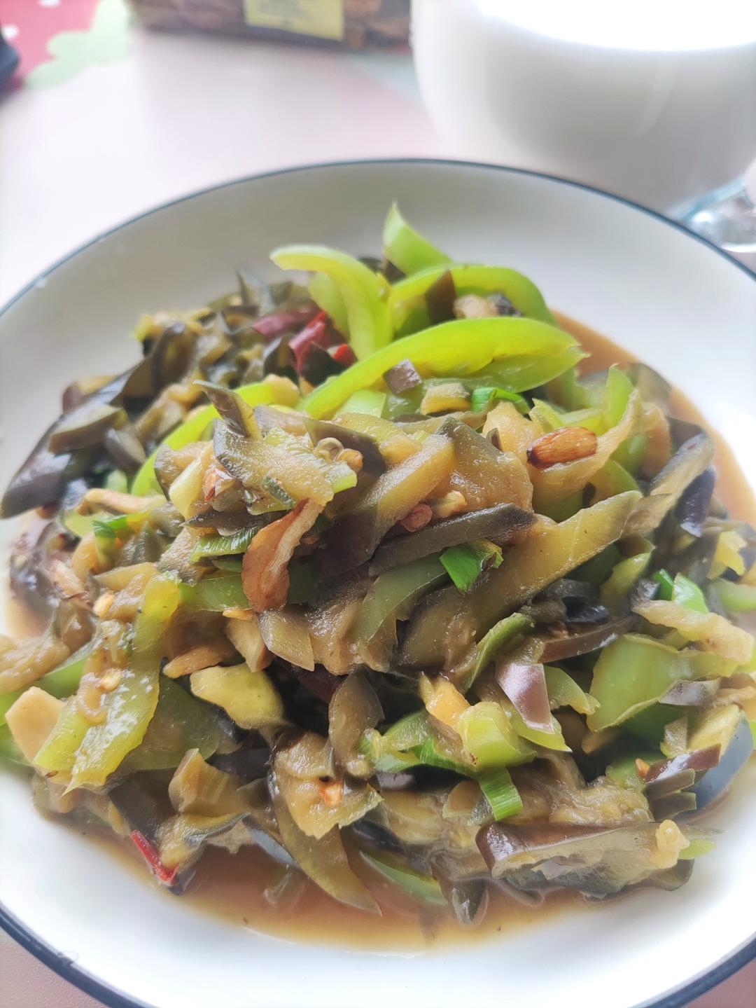 这么炒的青椒炒茄子，饭可以多吃两碗