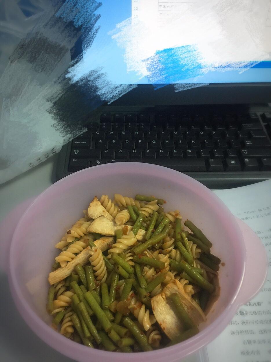 黄瓜芝香凉拌面丨健康·三餐