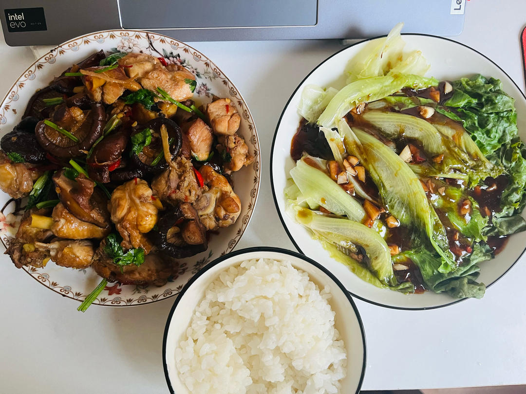 好吃的香菇焖鸡