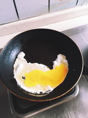 美味快手早餐之碎煎蛋吐司的做法 步骤4