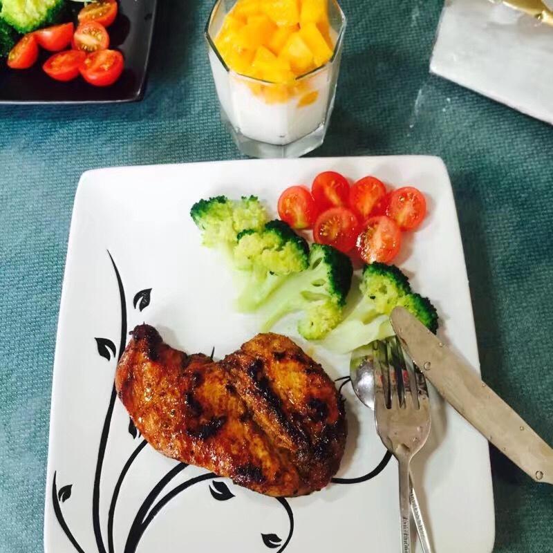 酷炫屌炸天好吃的煎鸡胸肉（香蒜蜂蜜煎鸡胸肉）