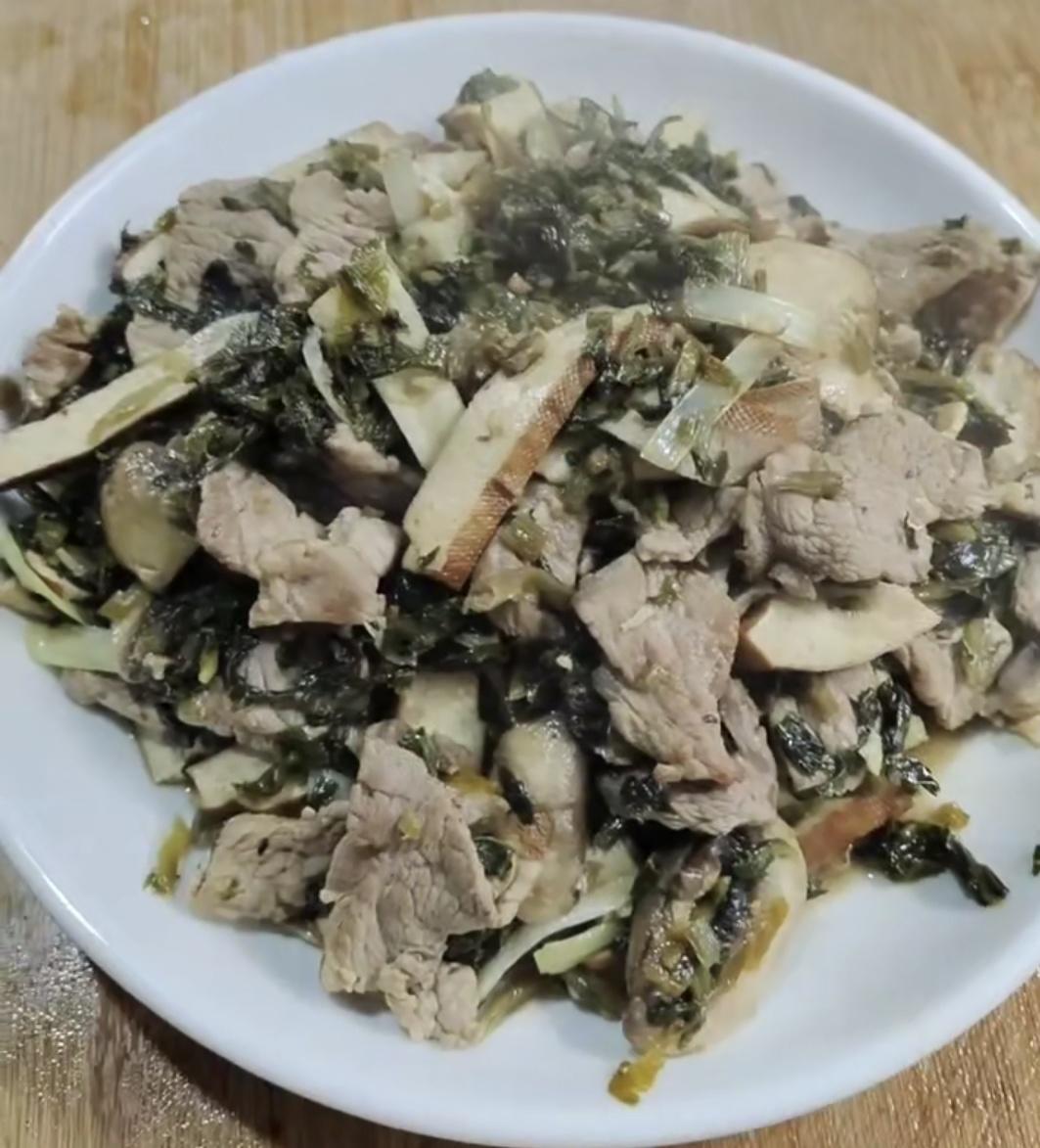 腌萝卜菜炒冬笋肉片