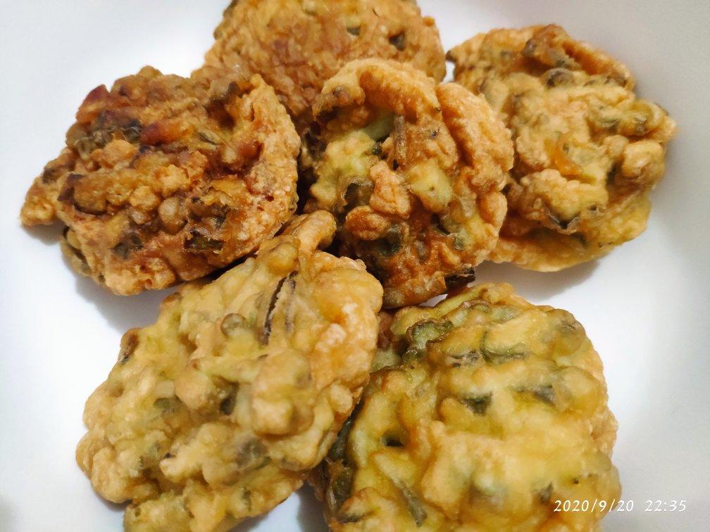 不苦的苦瓜鸡蛋饼，小孩也爱吃（简单易学，一做就会，用料步骤都很简单）