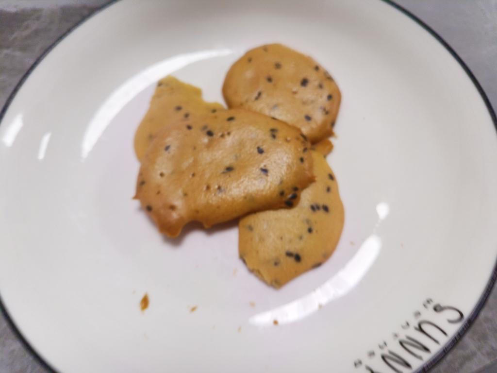 黑芝麻鸡蛋薄脆饼干（无泡打，哄娃神器）