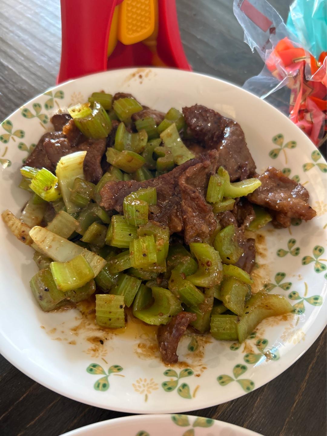 西芹炒牛肉