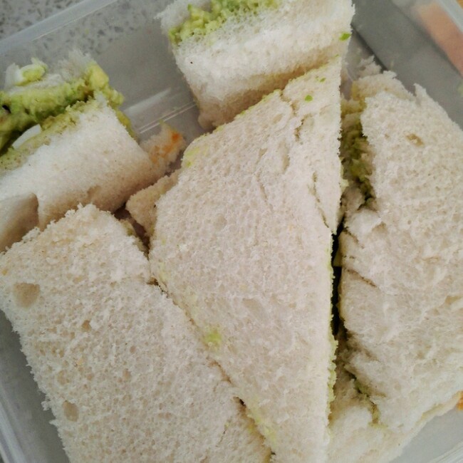 牛油果鸡蛋三明治