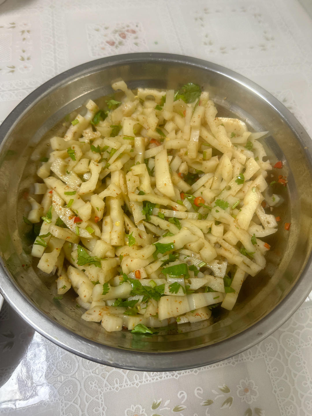 我妈的拿手菜！！炝拌藕丝！酸辣脆爽！