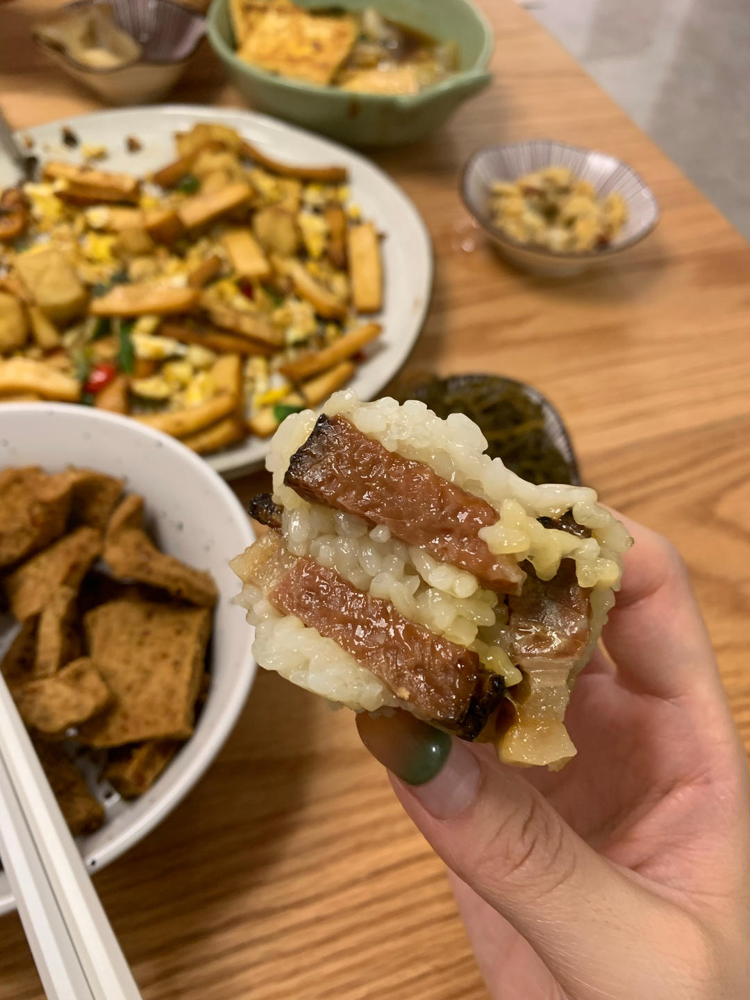 暖乎乎的娃娃菜烧豆腐，最适合转凉的天暖胃