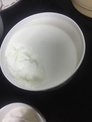 电饭锅做酸奶的做法 步骤2