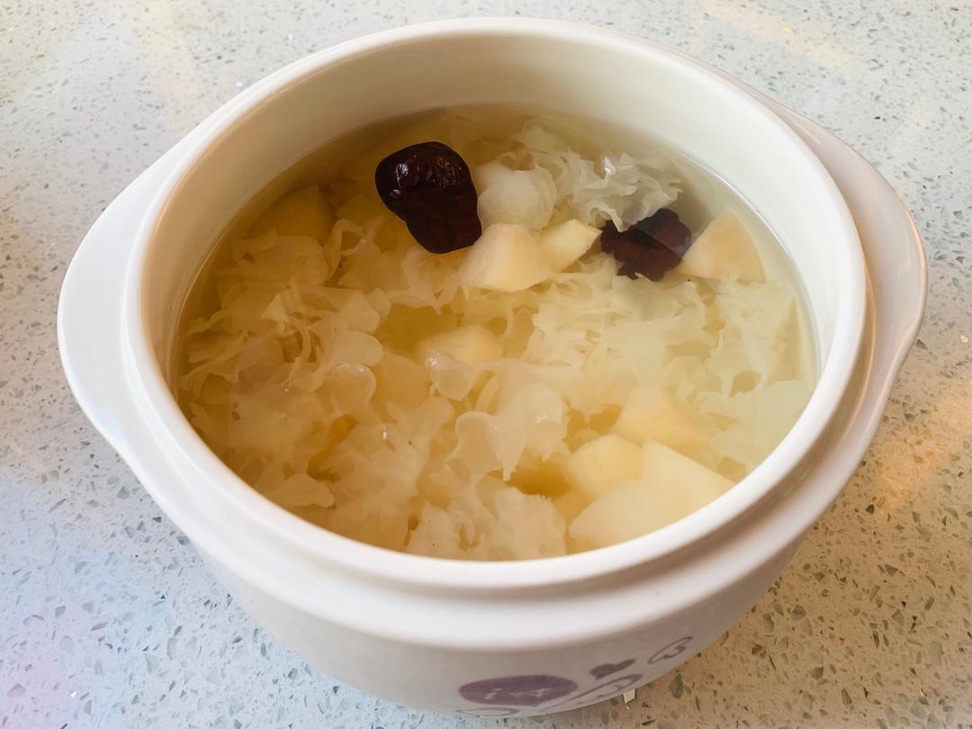 冰糖银耳雪梨汤