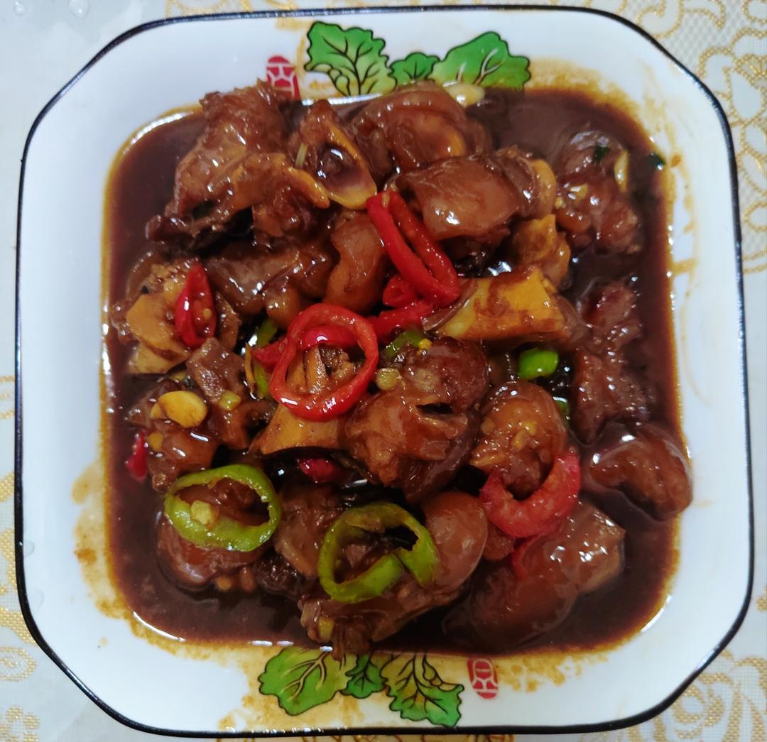 美味的家常菜：红烧猪蹄