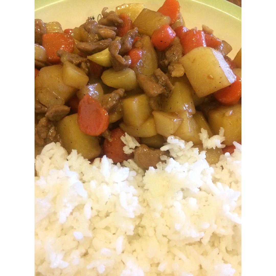 土豆胡萝卜炖肉