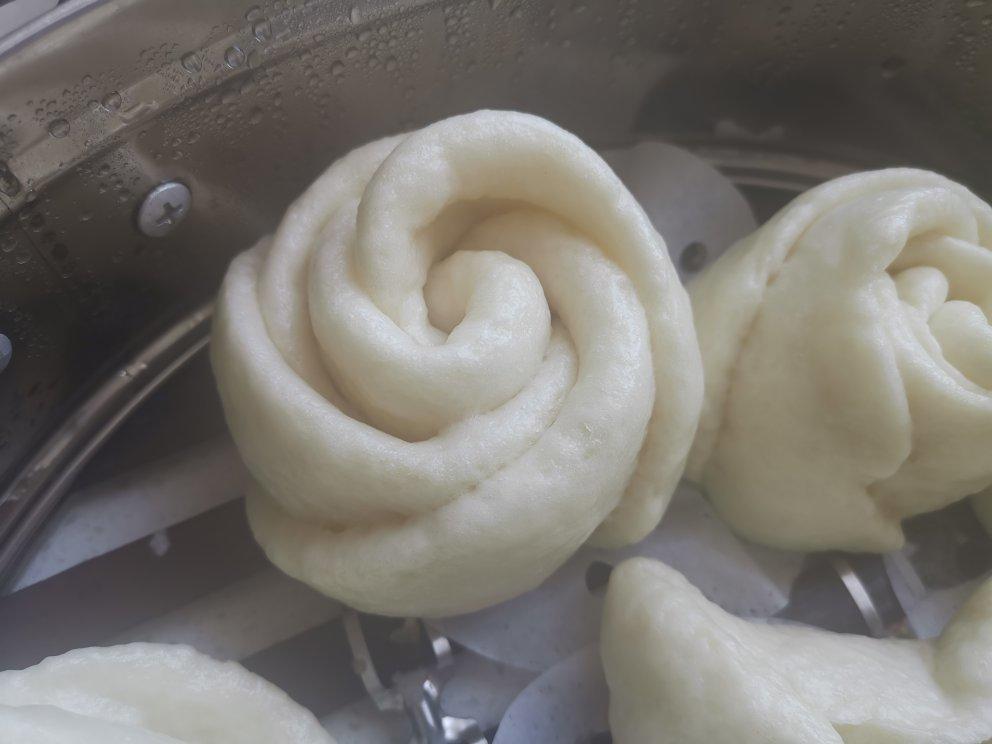 宝宝版玫瑰花馒头（紫薯牛奶馒头）