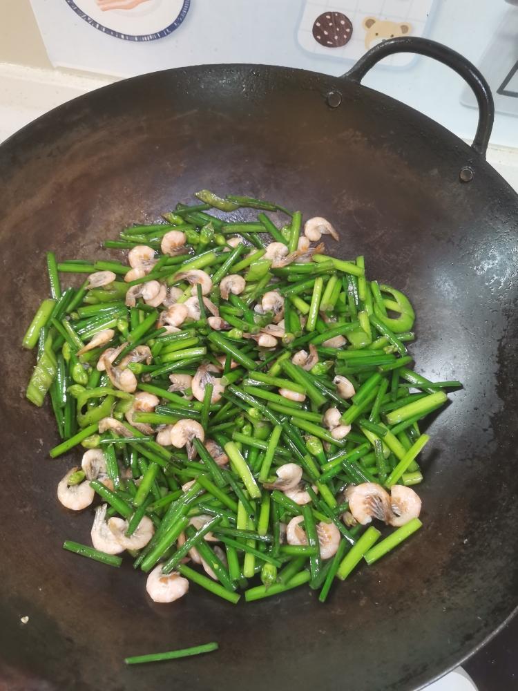 韭苔炒河虾