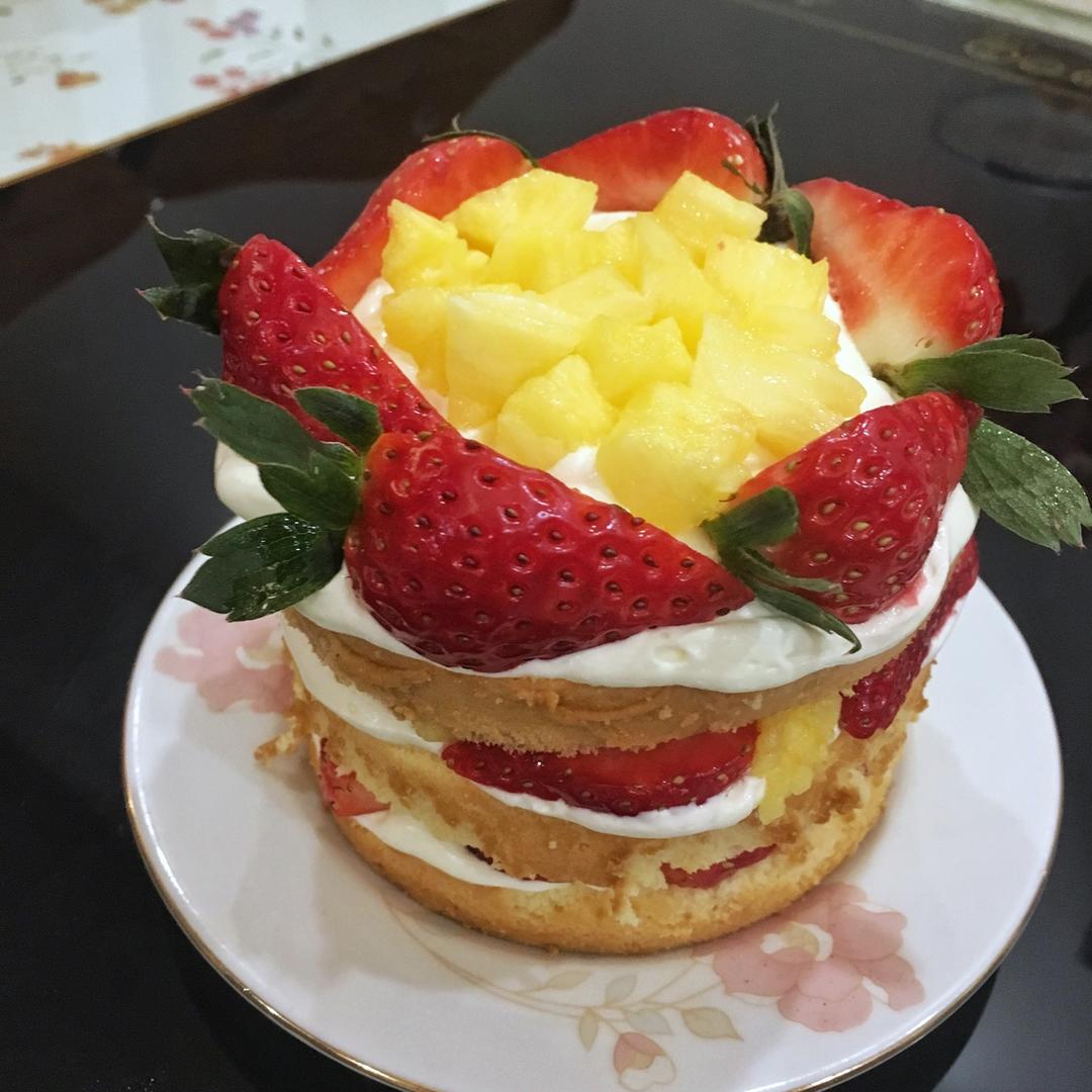 时下流行的鲜奶油戚风裸蛋糕