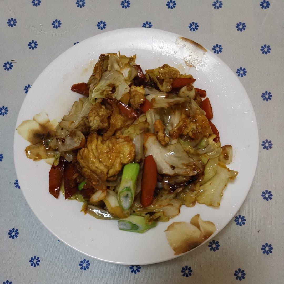 包菜这样炒才下饭，又香又好吃，次次做都光盘