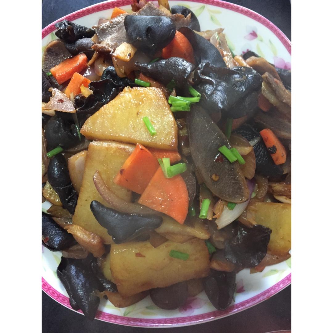 干锅土豆片