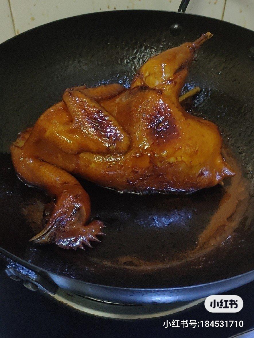 皮爽肉嫩～～酱油鸡🐔