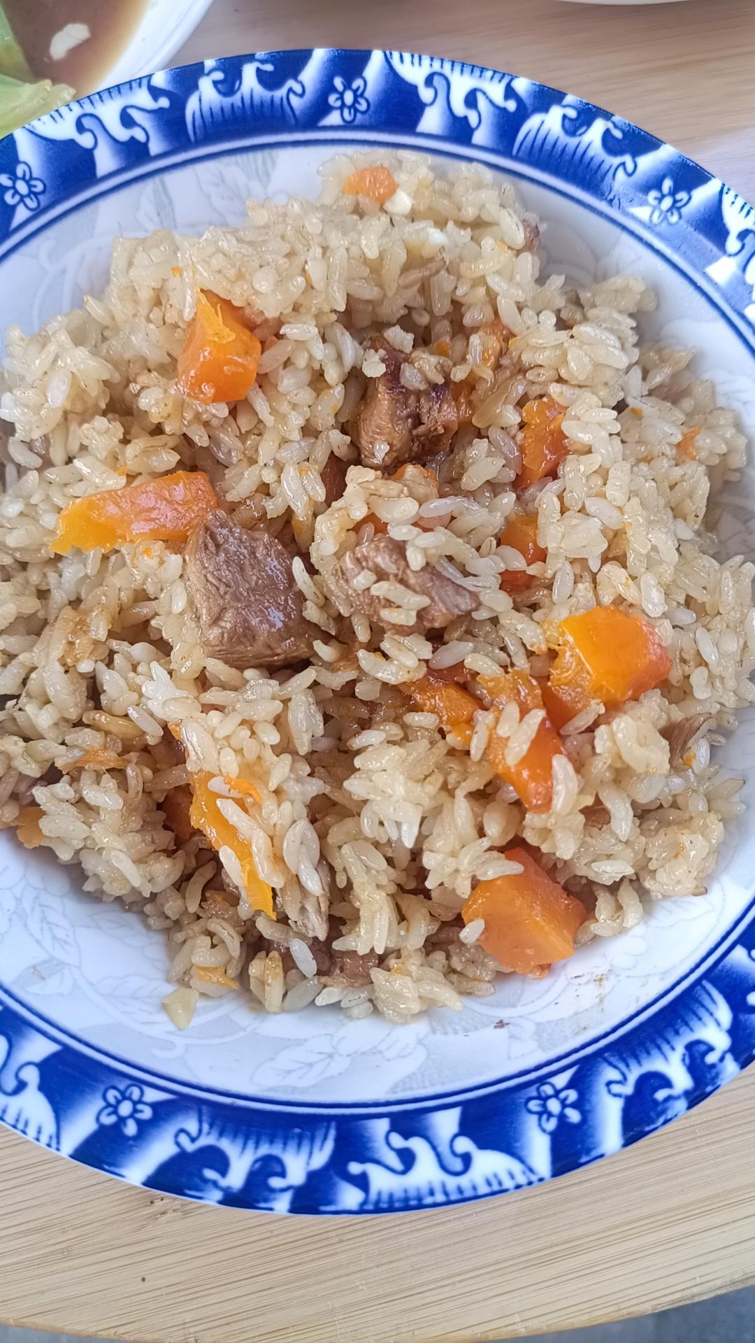 电饭锅版羊肉抓饭的做法