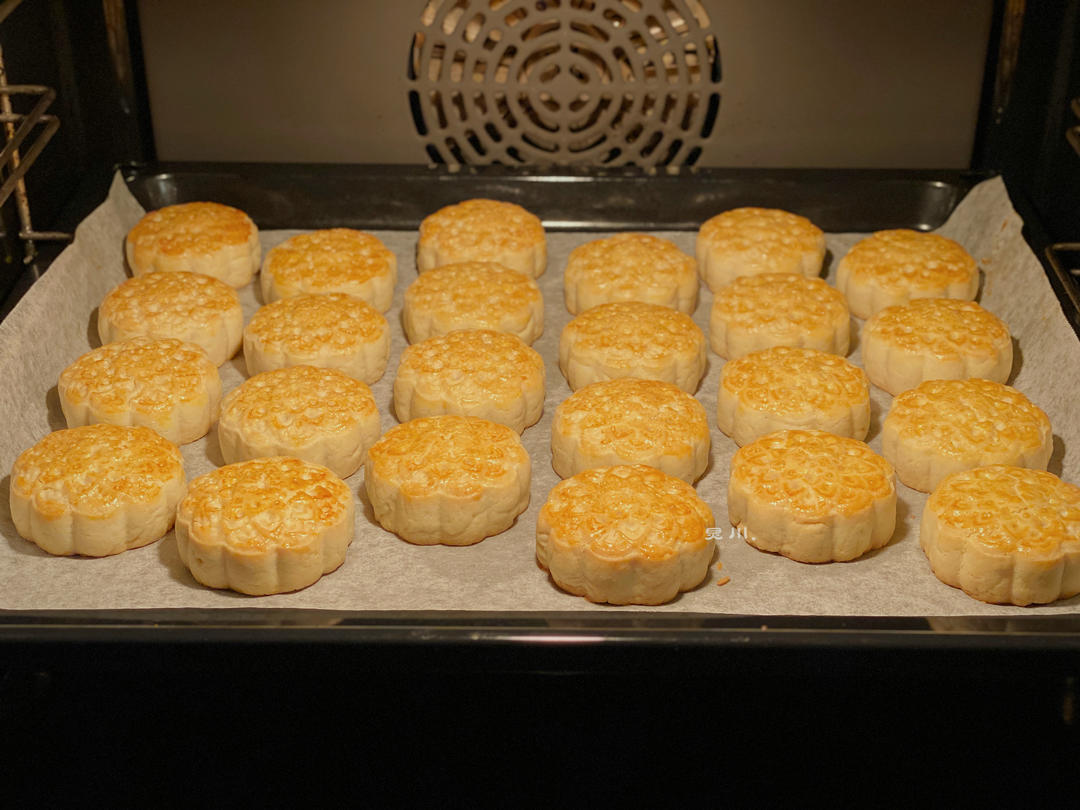 椒盐花生酥皮月饼